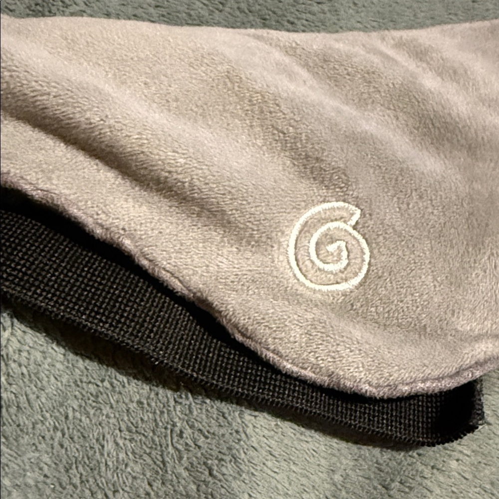 Gravity weighted Gray Sleep Mask - OS adjustable fit - Picture 3 of 5